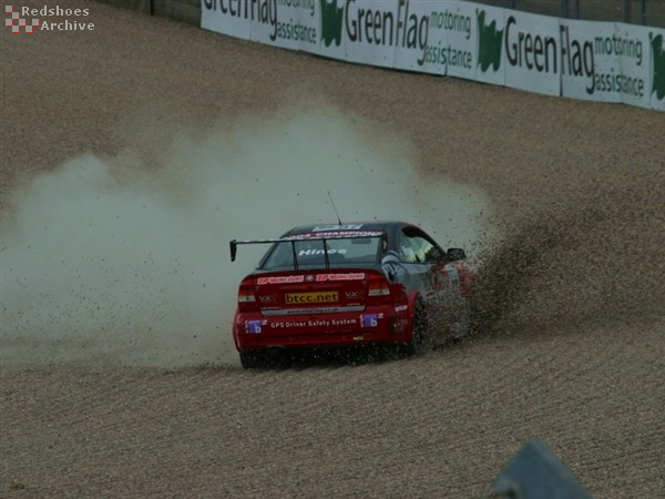 Luke Hines into the gravel