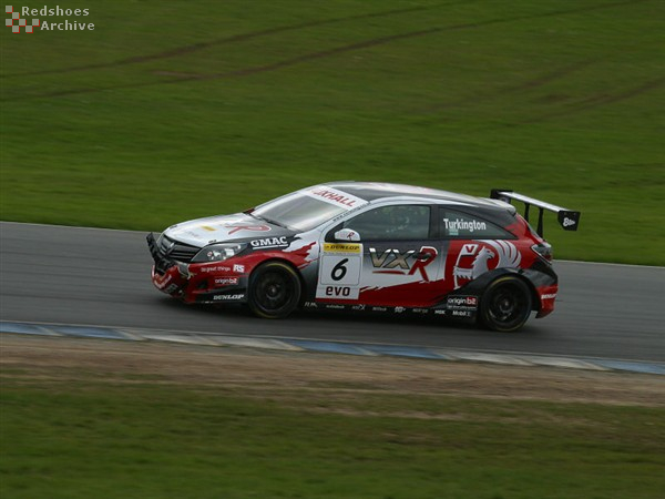 Colin Turkington - Vauxhall Astra Sport Hatch