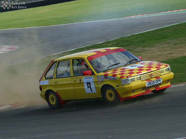Andrew Robinson - MG Maestro