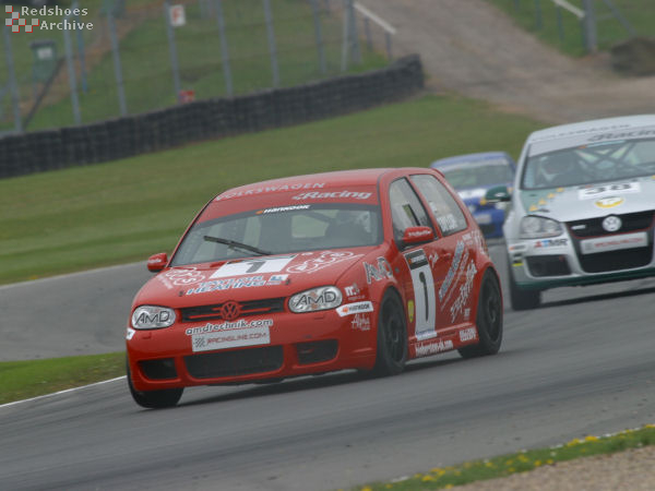 Paul Taylor - VW Golf R32