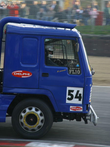 Steven Powell - Volvo FL10