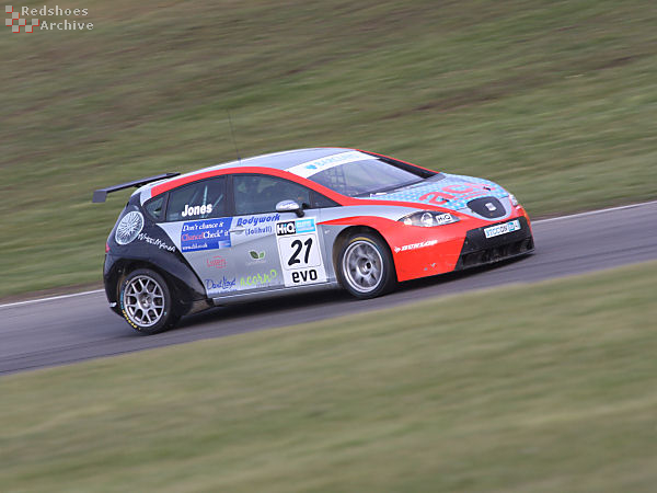 Adam Jones - SEAT Leon