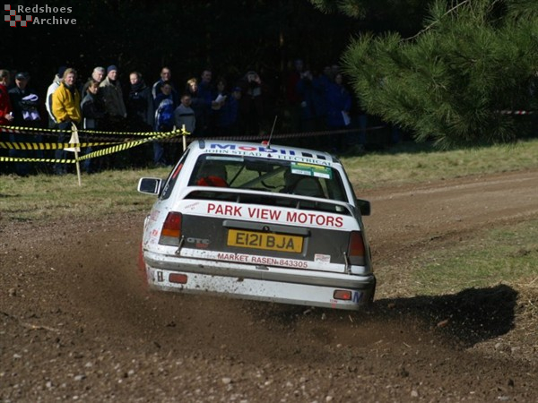 Trevor Silcock / Pam Silcock - Vauxhall Astra
