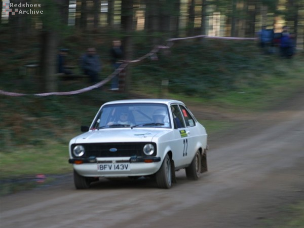 Steve Grundy / Chris Grundy - Ford Escort