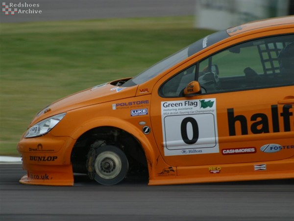 Dan Eaves loses a wheel