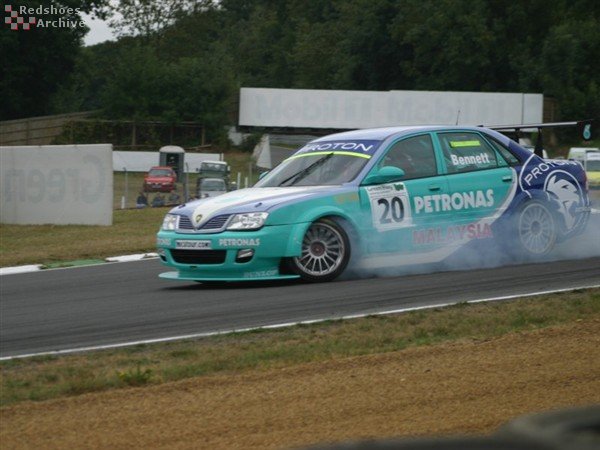 Phil Bennett damages a wheel