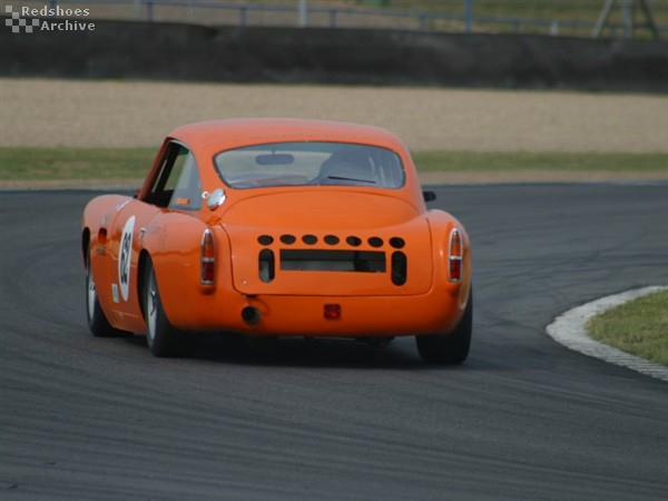 Aston Martin DB4